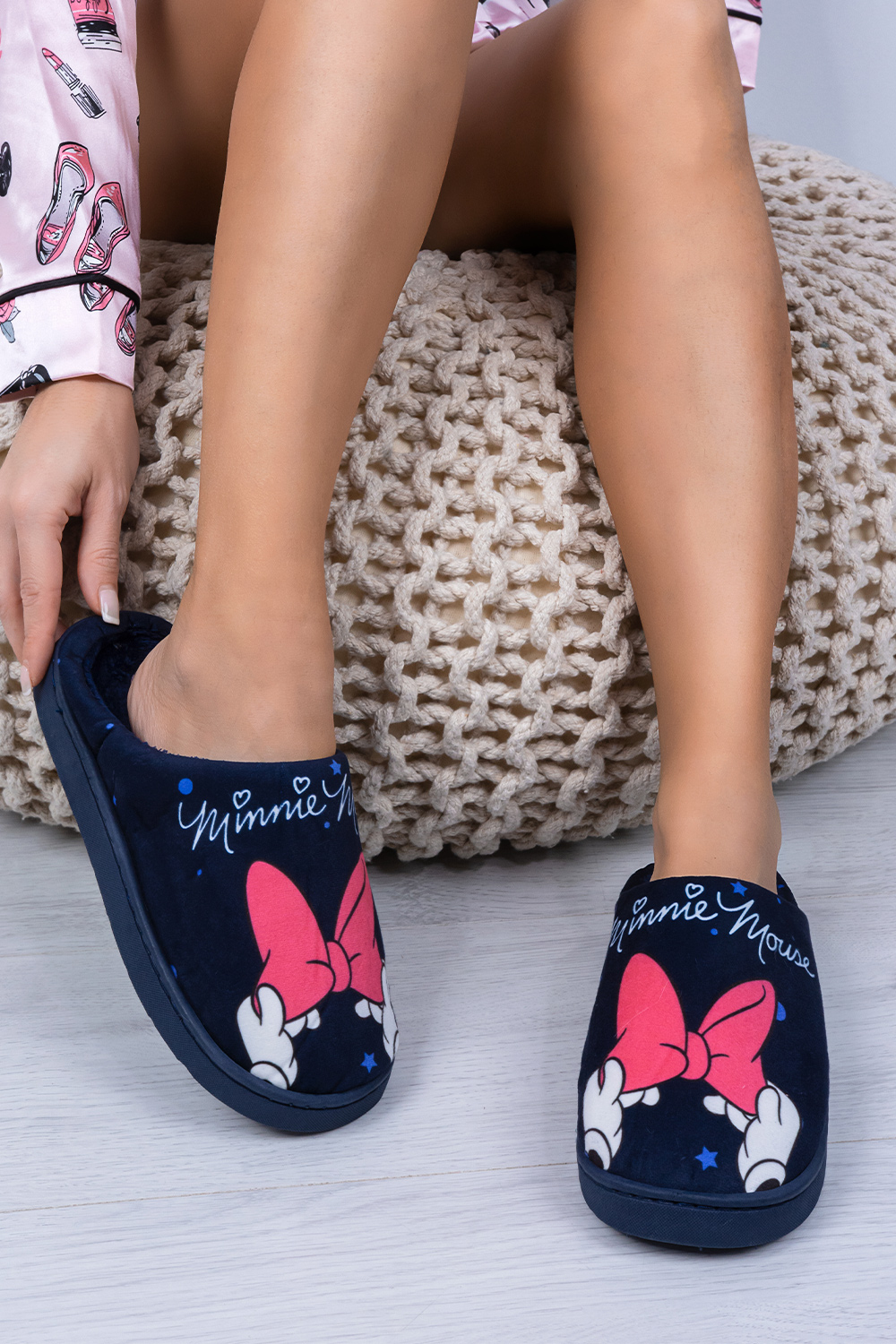 Παντόφλες suede με σχέδιο Παντόφλες suede με σχέδιο