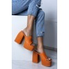 Mules με χοντρό τακούνι Mules με χοντρό τακούνι