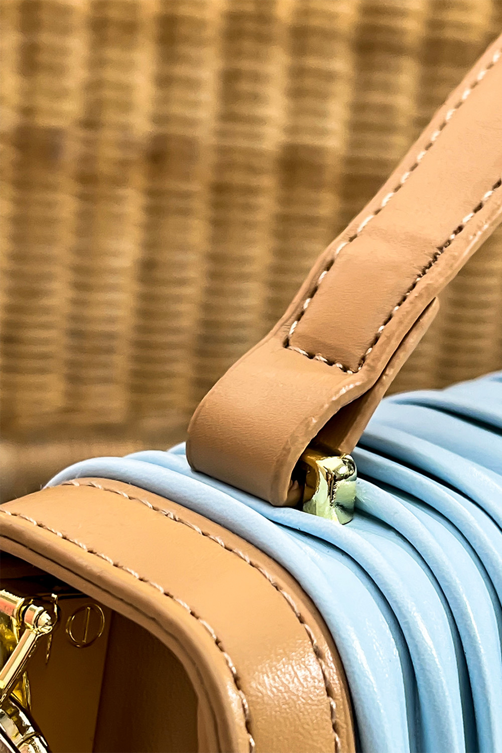 Τσάντα με αλυσίδα και χρωματιστό design - ΓΑΛΑΖΙΟ