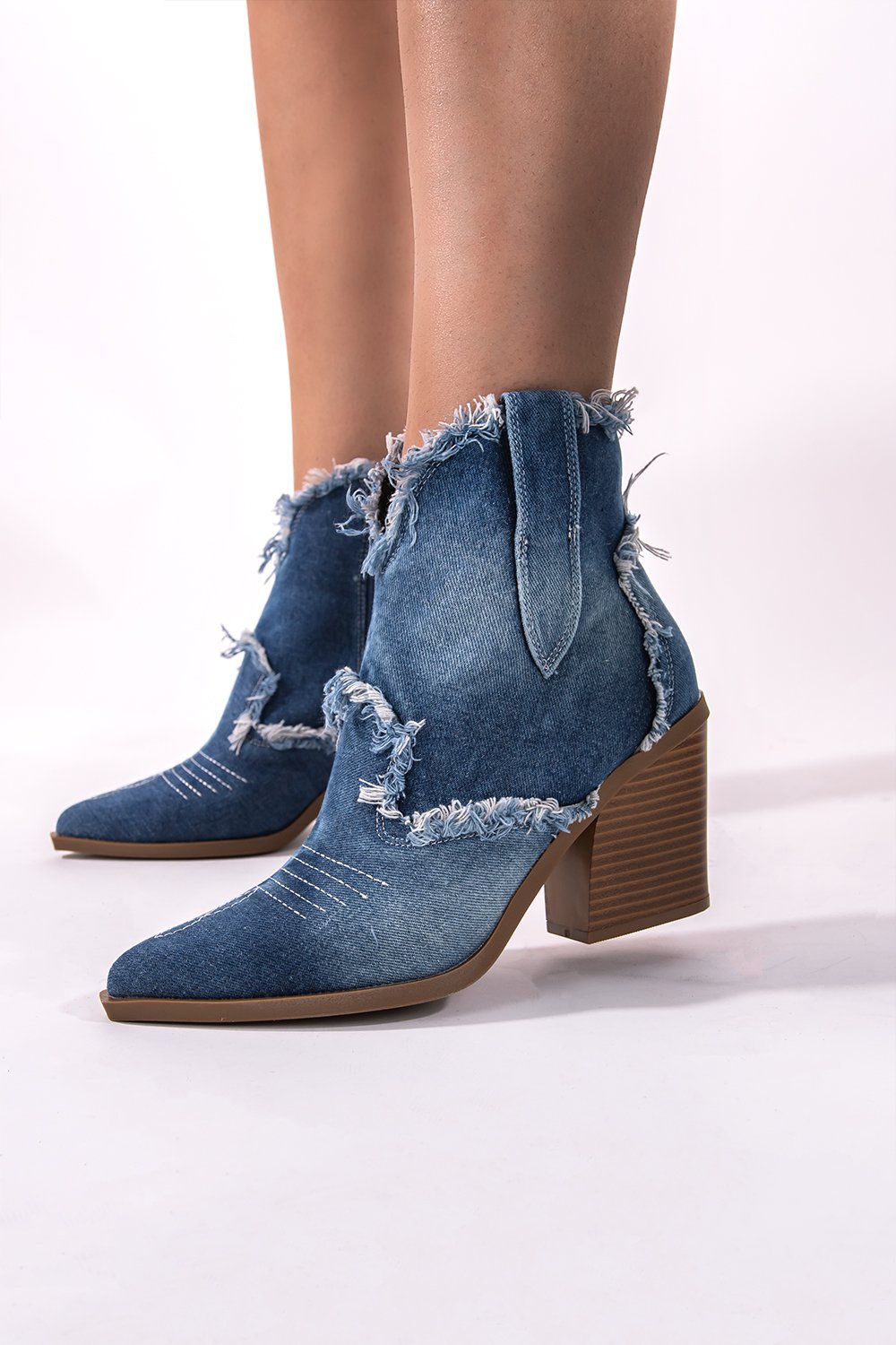 Μποτάκια denim με φερμουάρ και τακούνι Μποτάκια denim με φερμουάρ και τακούνι