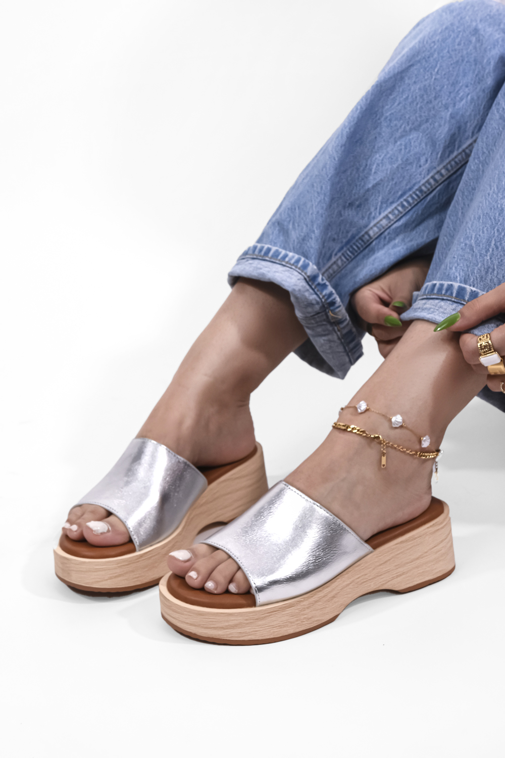 Flatforms σε Ασημί Χρώμα Flatforms σε Ασημί Χρώμα