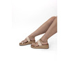 Flatform με δερμάτινες λεπτομέρειες Flatform με δερμάτινες λεπτομέρειες