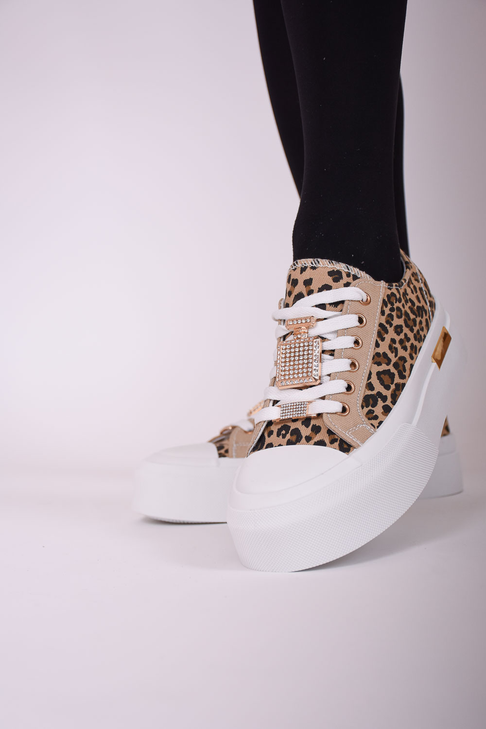 Γυναικεία Sneakers με Λεοπάρ Σχέδιο και Διακοσμητικές Λεπτομέρειες